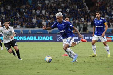 FC Porto: Veron com futuro incerto no Cruzeiro