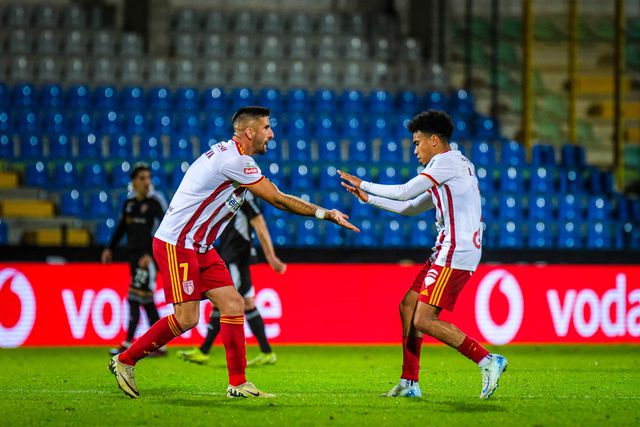 Aves SAD: Gustavo Assunção falha Benfica