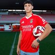 Benfica segura promessa para extremo