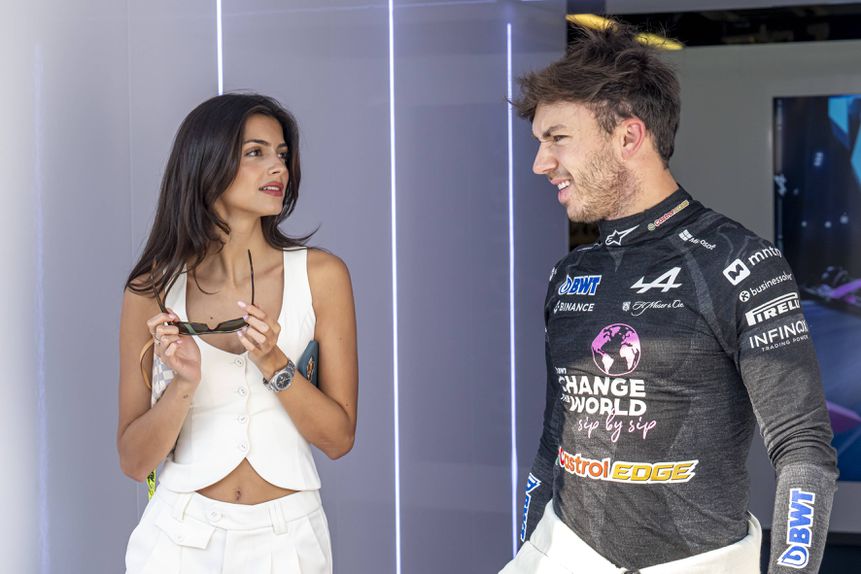Kika Cerqueira Gomes e Pierre Gasly em Abu Dhabi