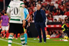 José Mourinho, treinador do Benfica