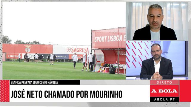 «Ajax estava a passar um dos piores momentos, é completamente o contrário deste Nápoles»