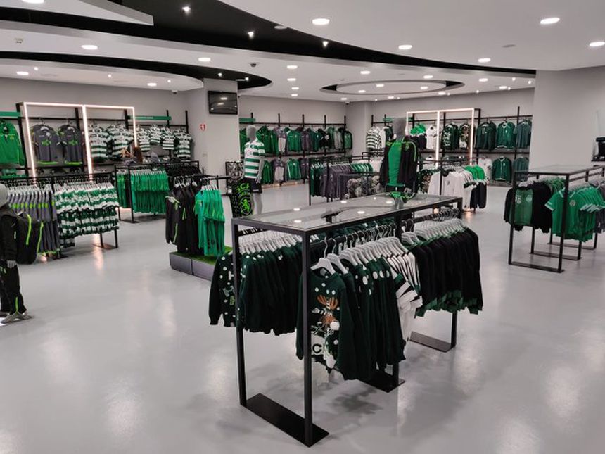 Adeptos do Sporting passam a ter mais facilidade em adquirir produtos oficiais de 'merchandising' - Foto: SPORTING CP