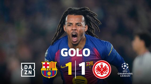 Lateral para toda a obra: Koundé chegou (à área), viu e fez o 1-1 do Barcelona