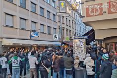 Gargantas afinadas nas ruas de Munique: adeptos do Sporting fazem a festa