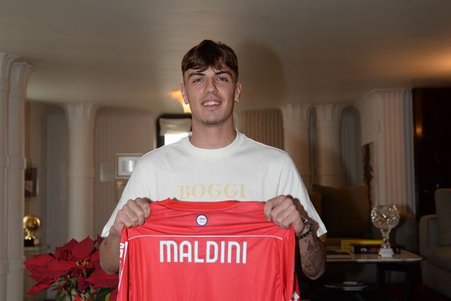«Filho de Paolo Maldini vai ser treinado por Alessandro Nesta»