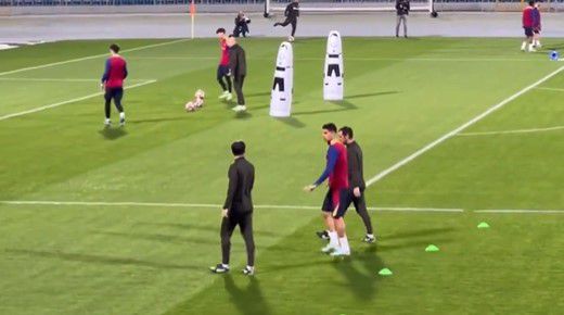 VÍDEO: Cancelo à margem do treino do Barcelona