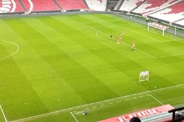 Marcos Leonardo mostra-se... em treino após o jogo