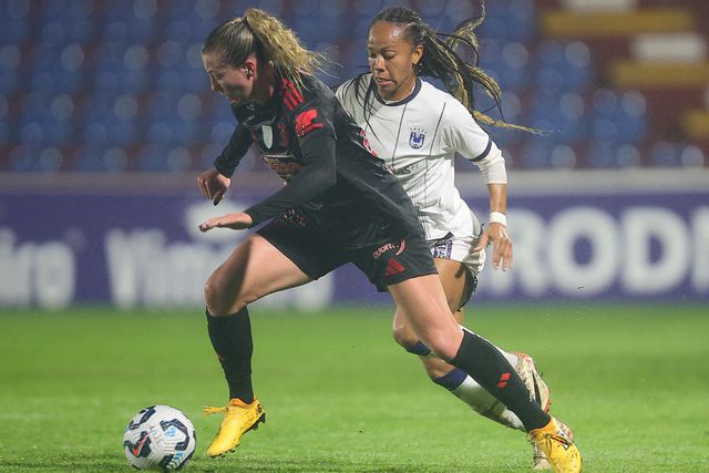 Carole salva derrota do Benfica, mas não evita a primeira perda de pontos