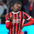 Rafael Leão irritado durante um jogo do Milan