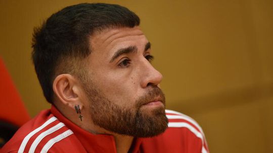 Otamendi: «Renovação? No final da temporada veremos...»