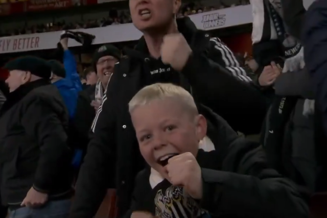 Sammy apanhado pela transmissão a festejar golo