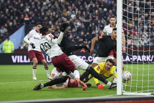 Taça de Inglaterra: Aston Villa vira em 5 minutos e elimina West Ham