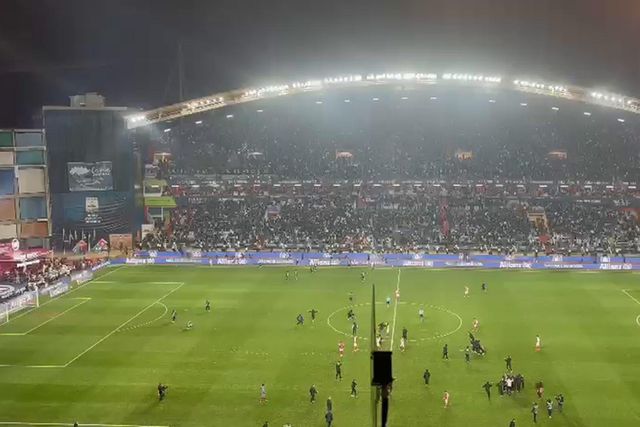 A festa dos jogadores do Vitória após o apito final