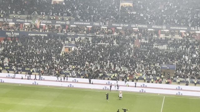 Adeptos do V. Guimarães celebram conquista da Taça da Liga