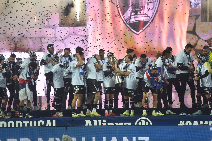 A festa do Vitória de Guimarães em Leiria, com a conquista da Taça da Liga - Foto: Miguel Nunes