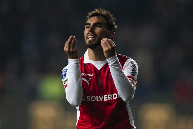 A desilusão de Ricardo Horta na final da Allianz Cup, que o SC Braga perdeu para o V. Guimarães - foto: Paulo Cunha/Lusa