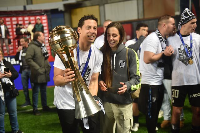 Luís Pinto radiante com o triunfo histórico - Foto: Miguel Nunes