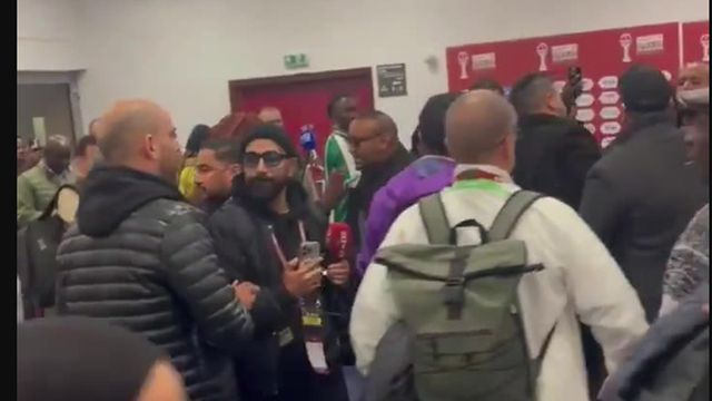 Pontapés e empurrões entre jornalistas após o Argélia-Nigéria