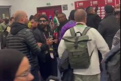 Pontapés e empurrões entre jornalistas após o Argélia-Nigéria