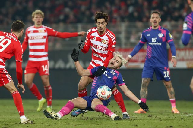 Diogo Leite em ação frente ao Mainz