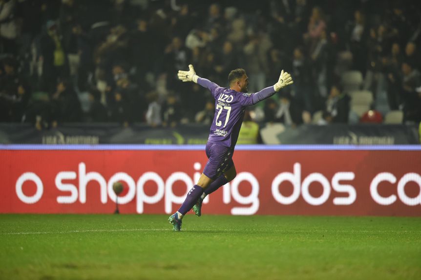 Charles a celebrar o golo de Ndoye - Foto: Miguel Nunes