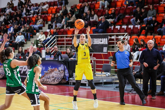 Milica Ivanovic marcou 13 pontos para a formação de Carcavelos     Fotografia FPB