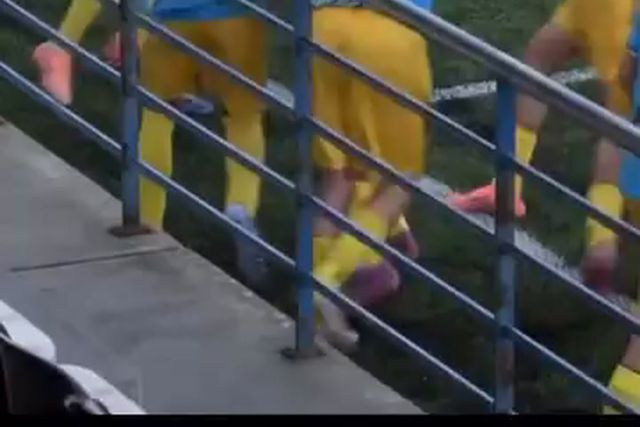 Quando se marca um golo no pontapé de saída...