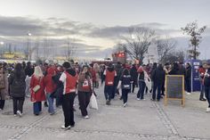 Centenas de adeptos do SC Braga concentram-se perto do estádio