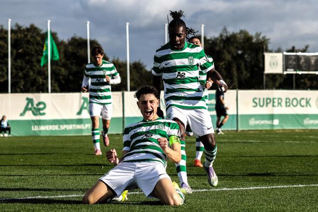 Festa de Miguel Almeida após golo em Alcochete. Foto Sporting CP