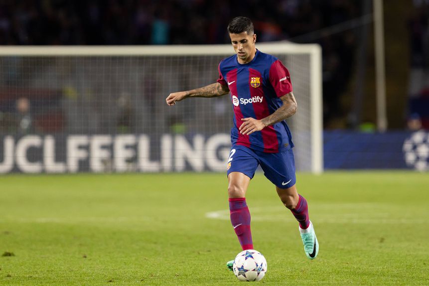 João Cancelo vai regressar ao Barcelona