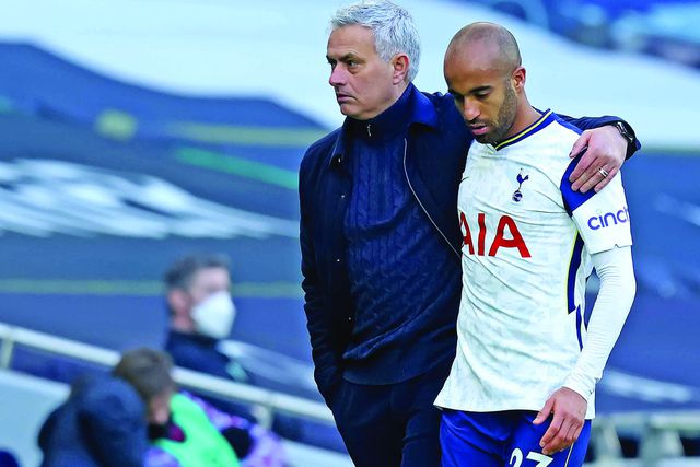 «Acredito que Mourinho pode ter muito sucesso no Benfica», partilha Lucas Moura, que considera o treinador «um amigo» — Foto: IMAGO
