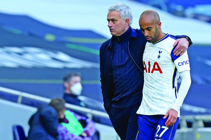«Acredito que Mourinho pode ter muito sucesso no Benfica», partilha Lucas Moura, que considera o treinador «um amigo» — Foto: IMAGO