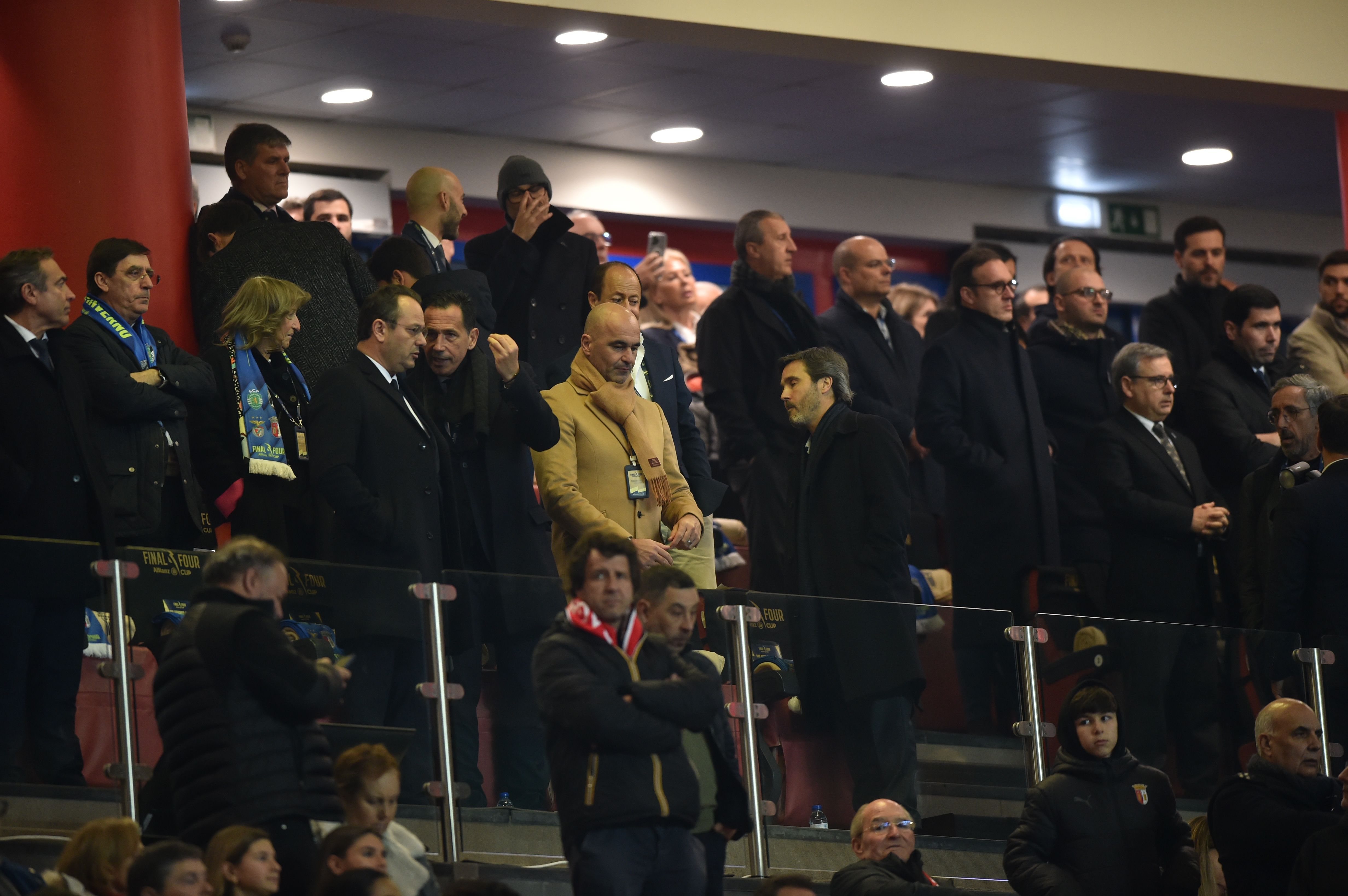 Reinaldo Teixeira (presidente da FPF), Pedro Proença (presidente da Liga) e Roberto Martínez (selecionador nacional) assistem à final da Taça da Liga - Foto: Miguel Nunes