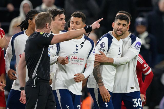 Romero expulso frente ao Liverpool