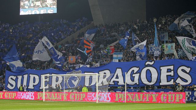 «Oportunidade para AVB dar passo em frente na relação do FC Porto com as claques»