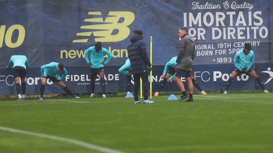 FC Porto: nova sessão ainda sem Taremi