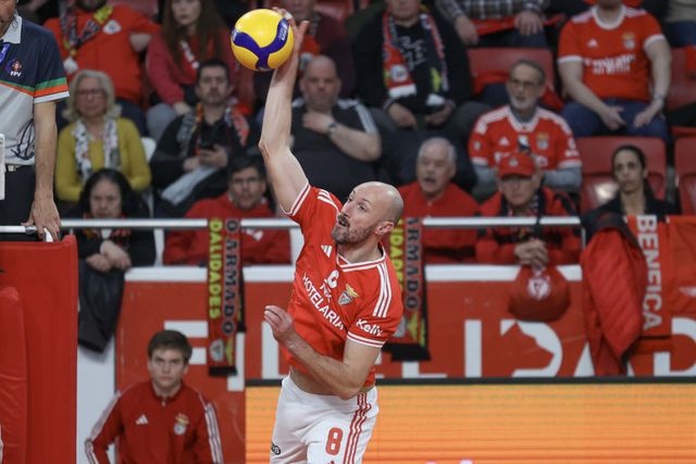 Benfica fecha jornada dupla a chave de ouro