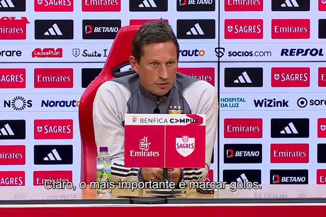 Schmidt: «Vejo Arthur Cabral muito melhor»