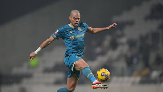 Imprensa inglesa destaca Pepe... e falta de experiência do Arsenal