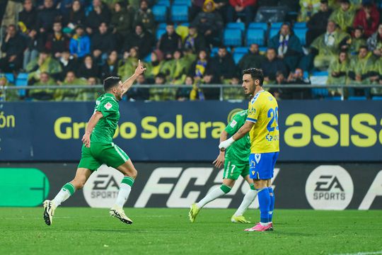 Não via a La Liga por ser «aborrecida», assinou pelo Bétis e… mudou de ideias