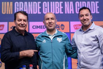 Leonardo Jardim apresentado no Cruzeiro: «Foi uma opção de vida»