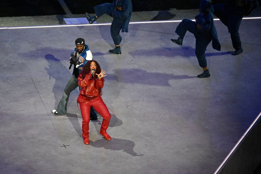 Kendrick Lamar e SZA no half-time show do Super Bowl