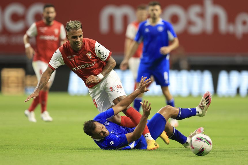 SC Braga e Zenit tinham transferência de Rodrigo Zalazar praticamente fechada, mas negócio acabou por cair e o jogador vai continuar no Minho