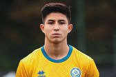 Dastan Satpaev, reforço do Chelsea, com a camisola da seleção do Cazaquistão