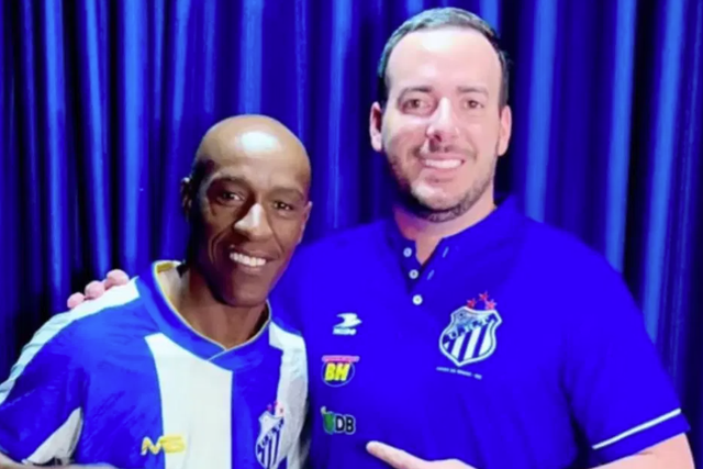 Clube brasileiro volta a contratar maior ídolo... aos 52 anos 
