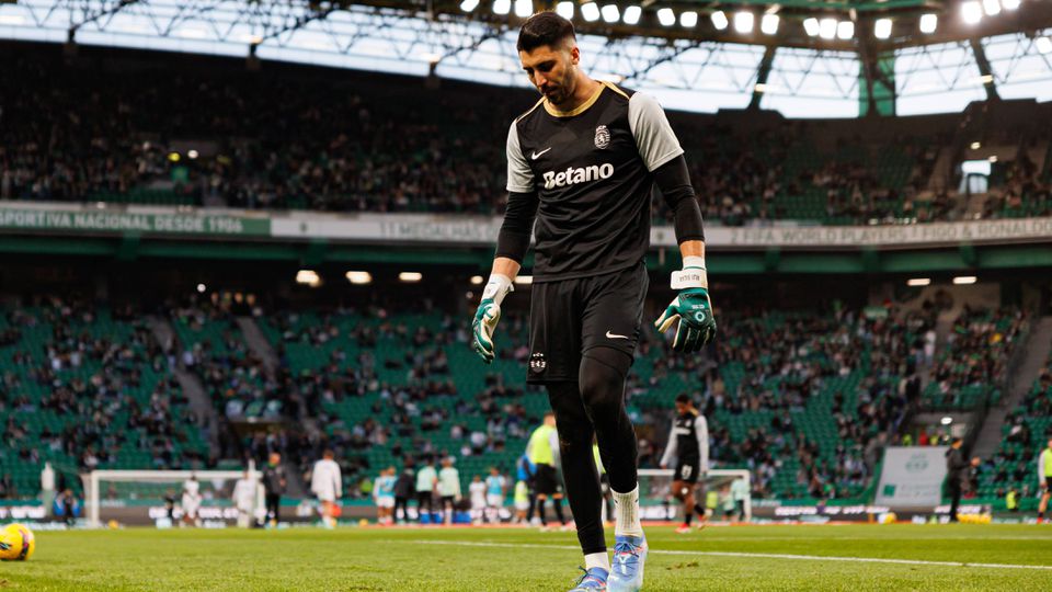 Rui Silva no relvado de Alvalade