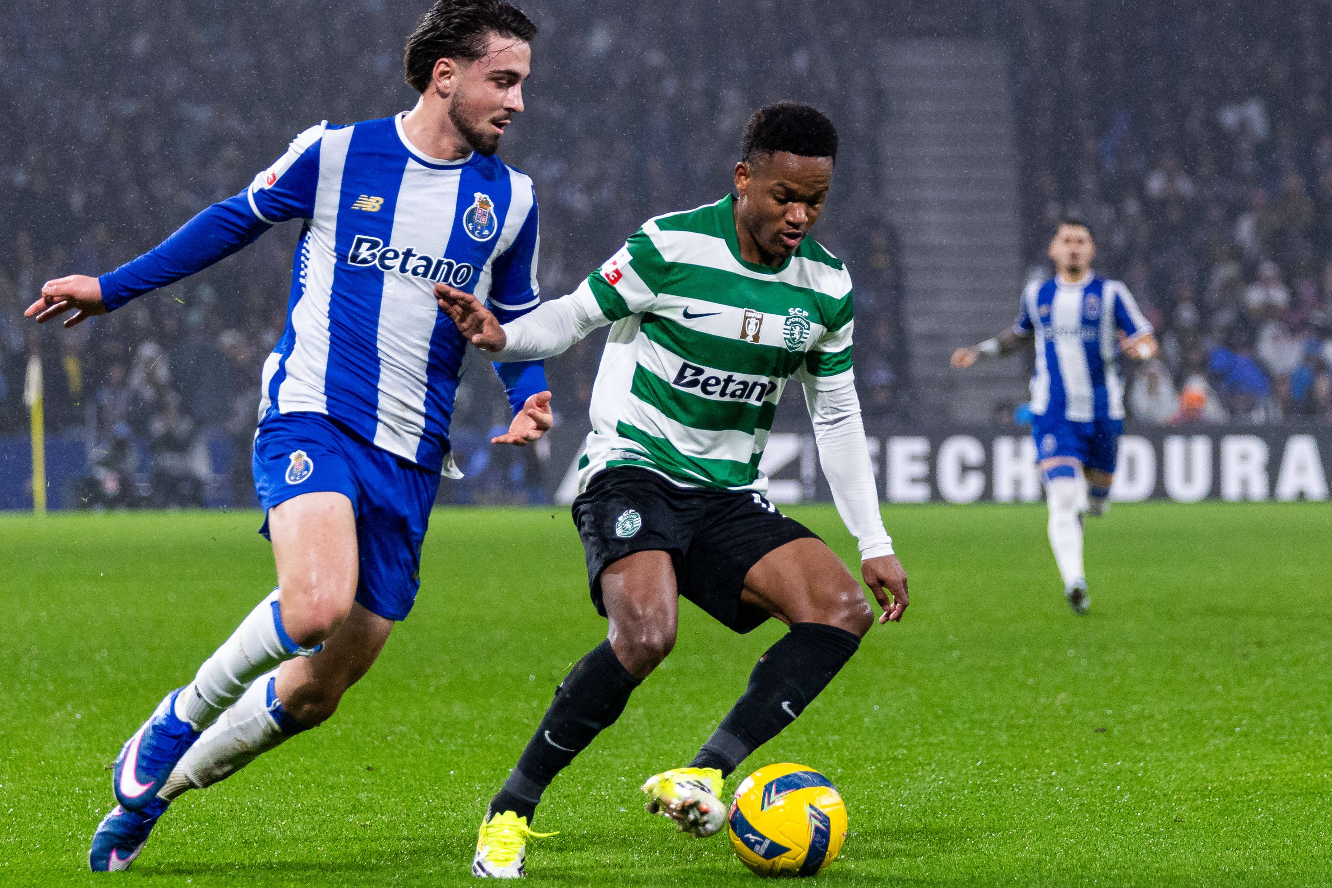 Geny Catamo tem sido peça muito importante nos leões nos últimos jogos - Foto: IMAGO