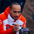 Lewis Hamilton elogia espetáculo do Super Bowl e critica Trump