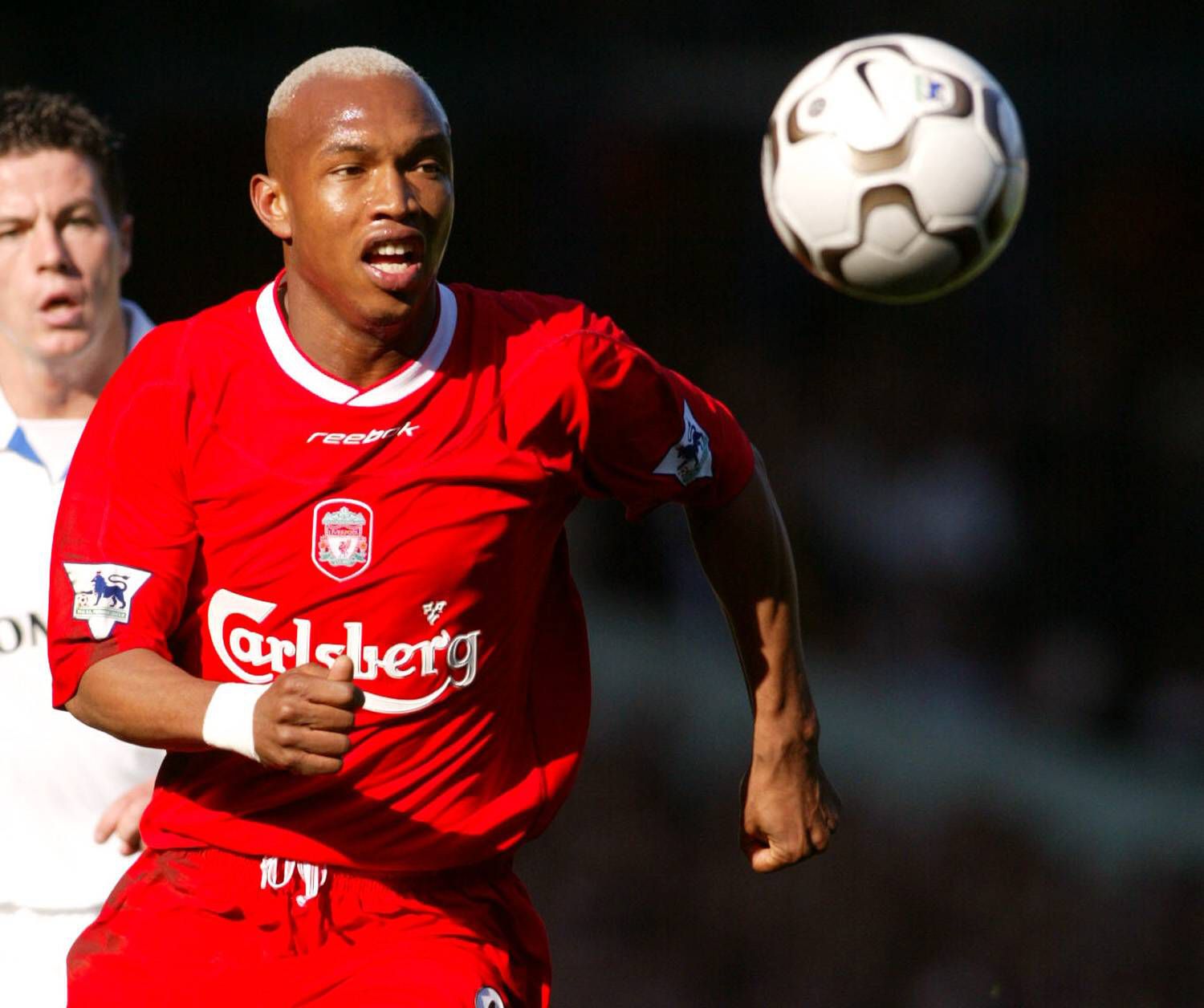 El Hadji Diouf - Polémica podia ser o nome do meio do antigo internacional senegalês. A passagem pela Premier League ficou marcada por casos de cuspIDELAS, a adeptos e adversários, ao serviço de Liverpool, Middlesbrough e Bolton - Foto: IMAGO